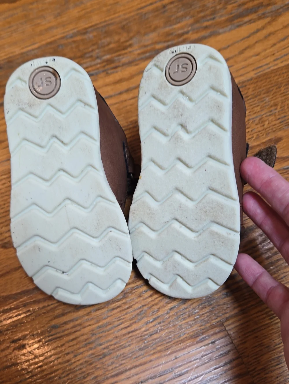 Striderite Brown Ethan Sneakers, Size 6